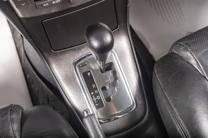 Седан Toyota Avensis 2005 года, 949000 рублей, Томск