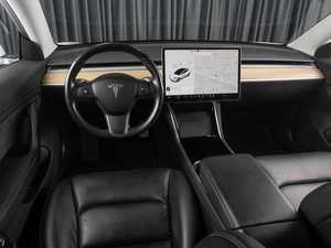 Седан Tesla Model 3 2019 года, 3769000 рублей, Тюмень