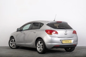 Хетчбэк Opel Astra 2011 года, 709000 рублей, Томск