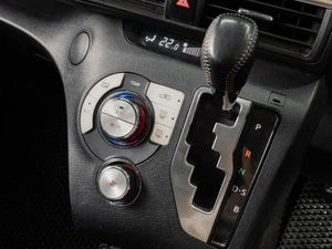 Минивэн Toyota Sienta 2015 года, 1279000 рублей, Тюмень