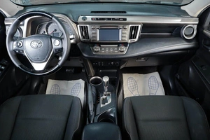 Внедорожник Toyota RAV4 2016 года, 1999000 рублей, Тюмень