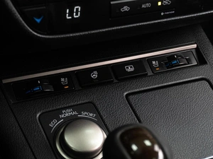 Седан Lexus ES 2015 года, 2078000 рублей, Тюмень