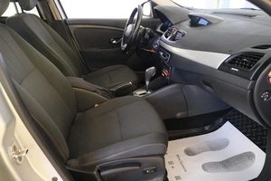 Седан Renault Fluence 2011 года, 749000 рублей, Омск