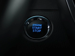 Седан Toyota Camry 2019 года, 2714444 рублей, Москва