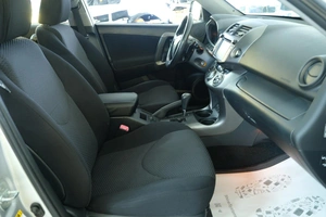 Внедорожник Toyota RAV4 2011 года, 1489000 рублей, Омск
