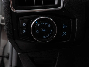 Хетчбэк Ford Focus 2011 года, 990000 рублей, Тюмень