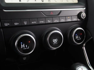 Внедорожник Jaguar E-Pace 2018 года, 2915000 рублей, Воронеж