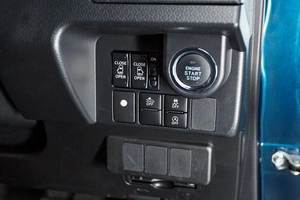 Хетчбэк Toyota Tank 2017 года, 1060000 рублей, Красноярск