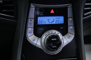 Седан Hyundai Avante 2011 года, 998000 рублей, Солонцы