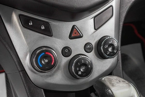 Седан Chevrolet Aveo 2012 года, 549000 рублей, Барнаул