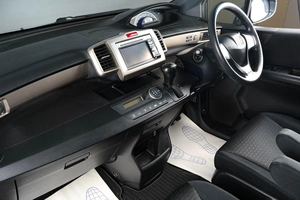 Минивэн Honda Freed 2011 года, 1249000 рублей, Тюмень
