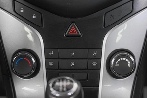 Седан Chevrolet Cruze 2013 года, 599000 рублей, Кемерово