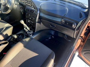 Внедорожник Chevrolet Niva 2018 года, 750000 рублей, Красноярск