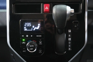 Минивэн Toyota Roomy 2017 года, 999000 рублей, Омск