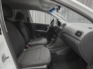 Седан Volkswagen Polo 2014 года, 695000 рублей, Красноярск