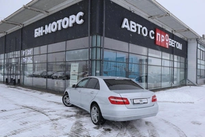 Седан Mercedes-benz E-класс 2009 года, 1400000 рублей, Мирное