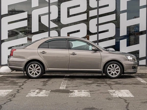 Седан Toyota Avensis 2006 года, 777000 рублей, Краснодар
