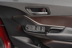 Внедорожник Toyota C-HR 2017 года, 1889000 рублей, Челябинск