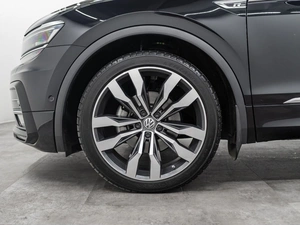 Внедорожник Volkswagen Tiguan 2019 года, 2600000 рублей, Красноярск