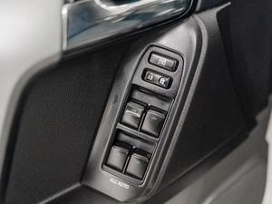 Внедорожник Toyota Land Cruiser Prado 2011 года, 2890000 рублей, Красноярск