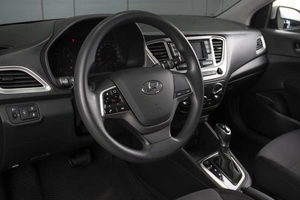 Седан Hyundai Solaris 2020 года, 1495000 рублей, Омск