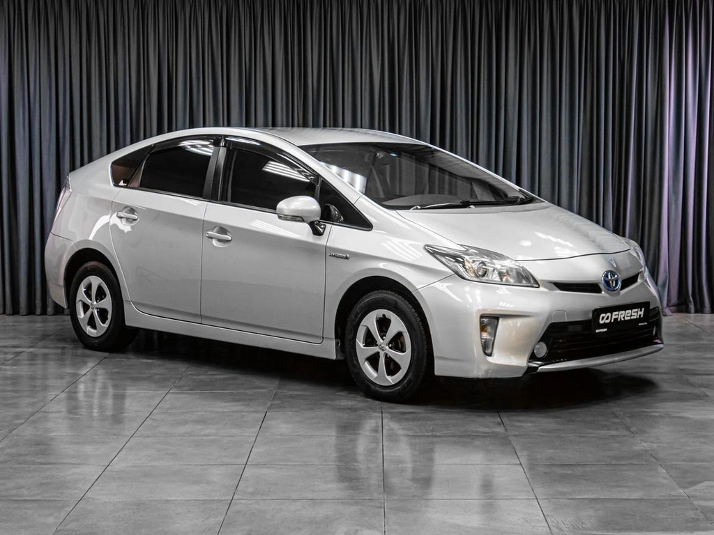 Лифтбек Toyota Prius 2013 года, 1449000 рублей, Тюмень