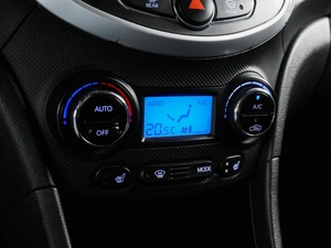 Седан Hyundai Solaris 2011 года, 749000 рублей, Воронеж