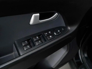 Внедорожник Kia Sportage 2012 года, 999996 рублей, Москва