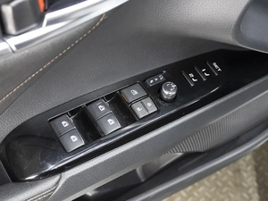 Седан Toyota Camry 2019 года, 3350000 рублей, Омск