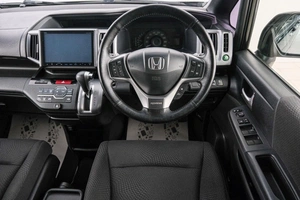 Минивэн Honda Stepwgn Spada 2014 года, 1559000 рублей, Красноярск