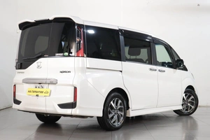 Минивэн Honda Stepwgn Spada 2015 года, 2129000 рублей, Челябинск