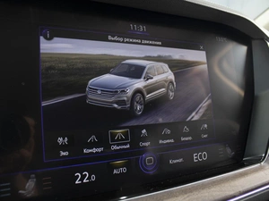 Внедорожник Volkswagen Touareg 2019 года, 5100000 рублей, Омск