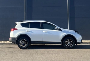 Внедорожник Toyota RAV4 2014 года, 1945000 рублей, Солонцы