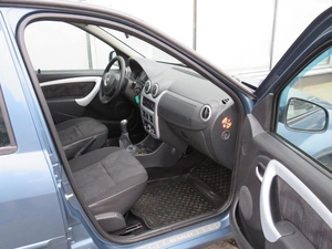 Седан Renault Logan 2010 года, 700000 рублей, Брянск