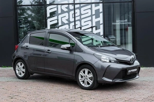Хетчбэк Toyota Vitz 2015 года, 939000 рублей, Ульяновск