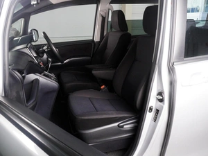 Минивэн Toyota Voxy 2017 года, 1998000 рублей, Минеральные Воды