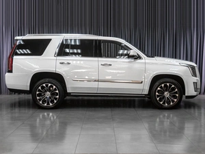 Внедорожник Cadillac Escalade 2016 года, 3299000 рублей, Сургут