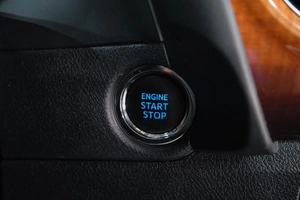 Хетчбэк Toyota Auris 2015 года, 1599000 рублей, Новокузнецк