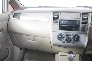 Седан Nissan Tiida Latio 2009 года, 549000 рублей, Кемерово