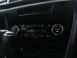 Седан Mazda Axela 2016 года, 1250000 рублей, Красноярск