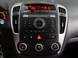 Хетчбэк Kia Ceed 2011 года, 600000 рублей, Тюмень