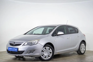 Хетчбэк Opel Astra 2012 года, 699000 рублей, Оренбург