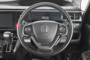 Минивэн Honda Stepwgn Spada 2016 года, 1699000 рублей, Кемерово