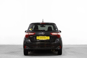 Хетчбэк Toyota Vitz 2018 года, 999000 рублей, Барнаул
