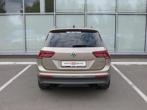 Внедорожник Volkswagen Tiguan 2017 года, 2550000 рублей, Брянск