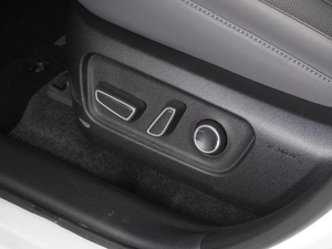 Внедорожник Toyota RAV4 2026 года, 4255000 рублей, Красный Пахарь
