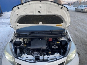 Хетчбэк Toyota Vitz 2013 года, 800000 рублей, Красноярск