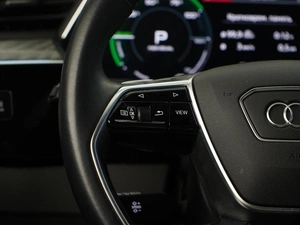 Внедорожник Audi e-tron 2021 года, 5547031 рублей, Москва