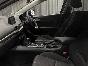 Хетчбэк Mazda Axela 2017 года, 1350000 рублей, Красноярск