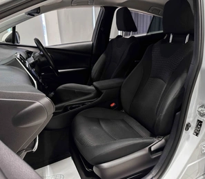 Лифтбек Toyota Prius 2016 года, 1697000 рублей, Красноярск